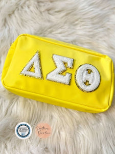 Delta Phi Epsilon Classic Pouch - Southern Darlene